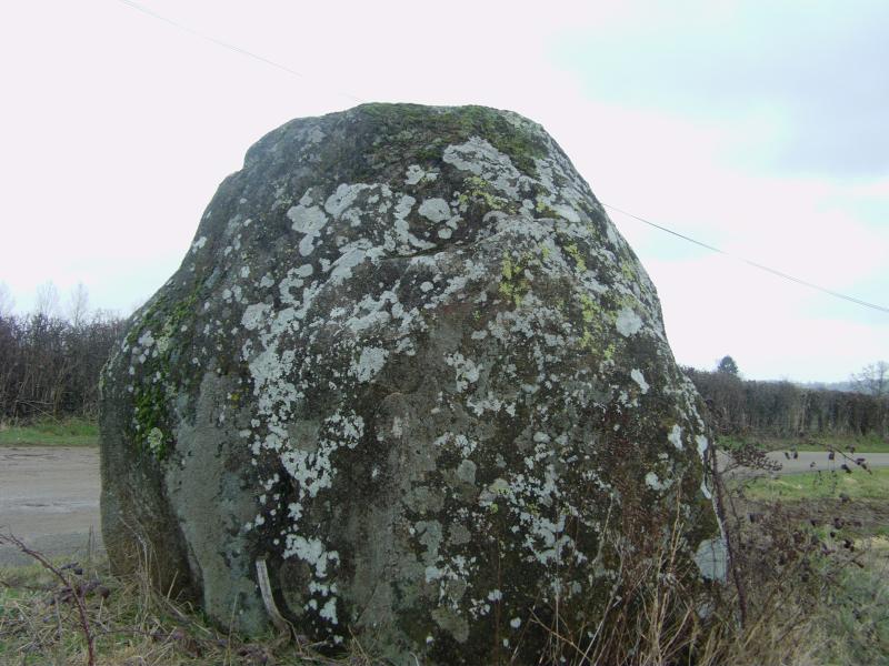 Menhir du Grand Coudray, Chantrigné