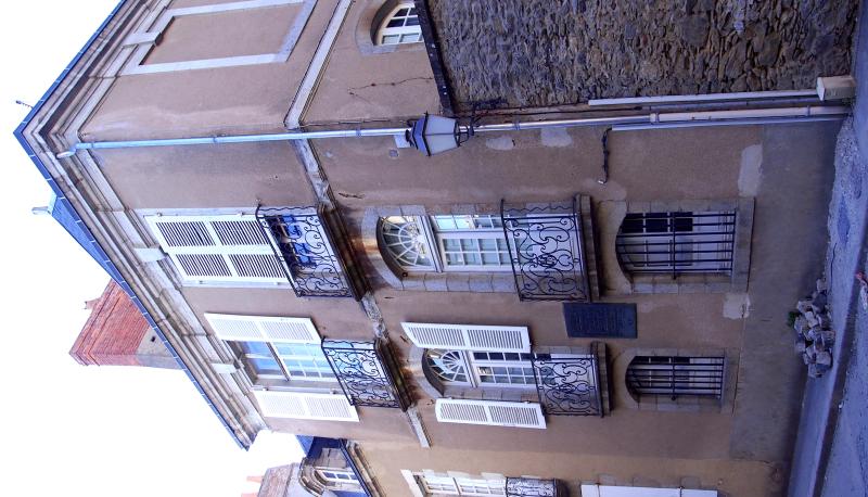 Ancien hôtel de Montfrand, actuellement hôtel de Sèze et de Montfrand, Laval