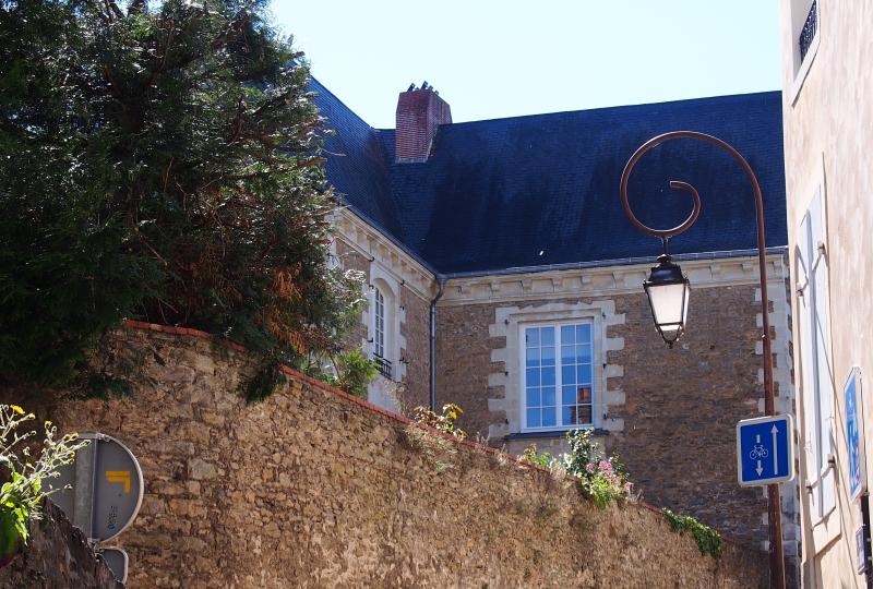 Logis des Eperons, Laval