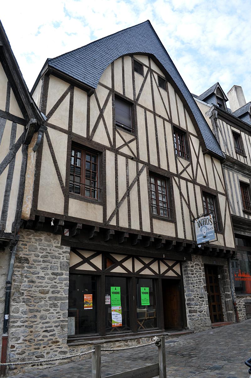 Maison dite de Clermont, Laval