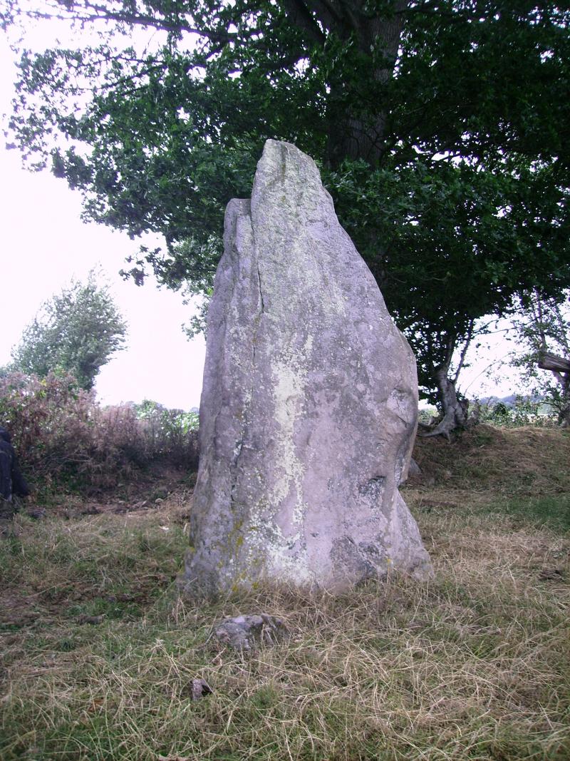 Menhir de Saint-Civière, Le Pas