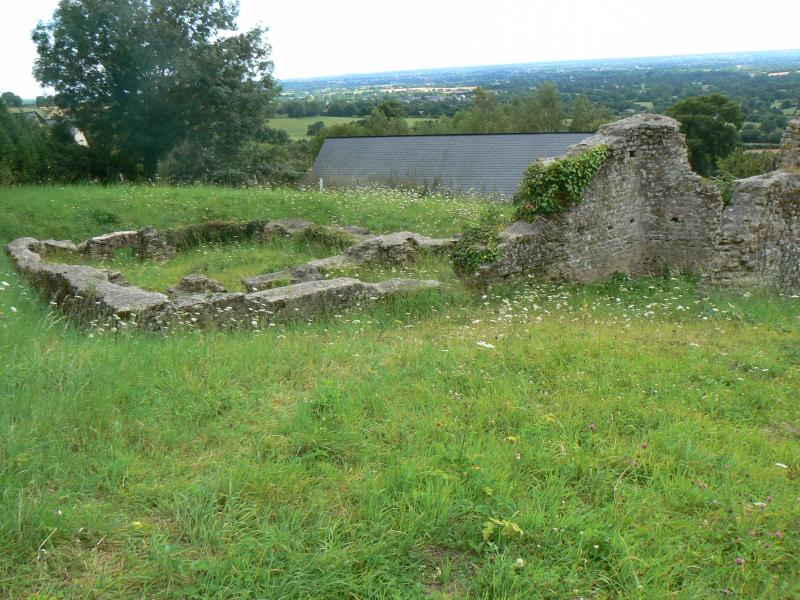 Camp gallo-romain et balneum de Rubricaire, Sainte-Gemmes-le-Robert