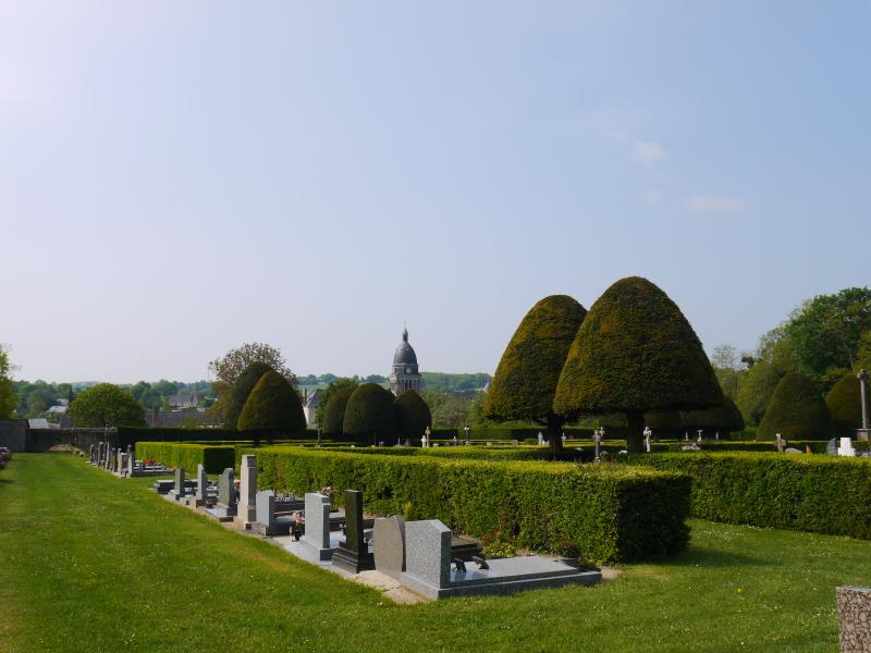 Cimetière communal, Bouère