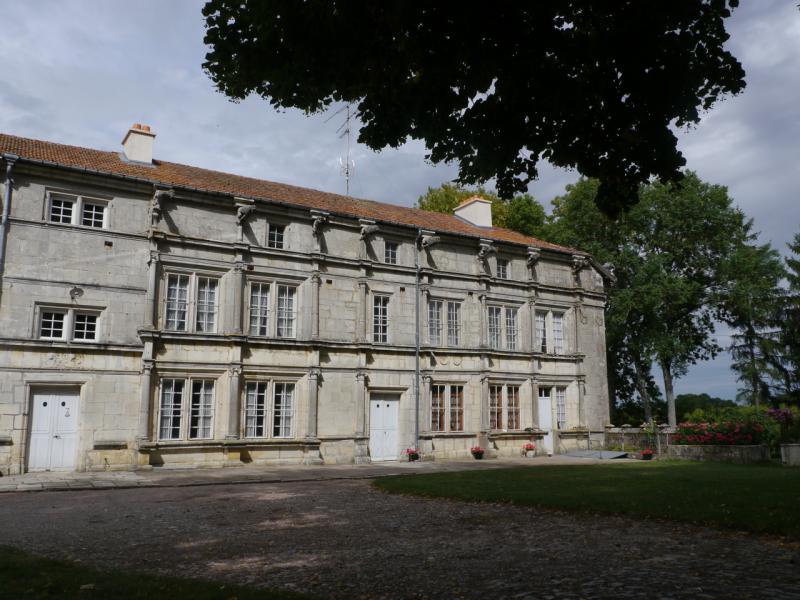 Château, Étreval