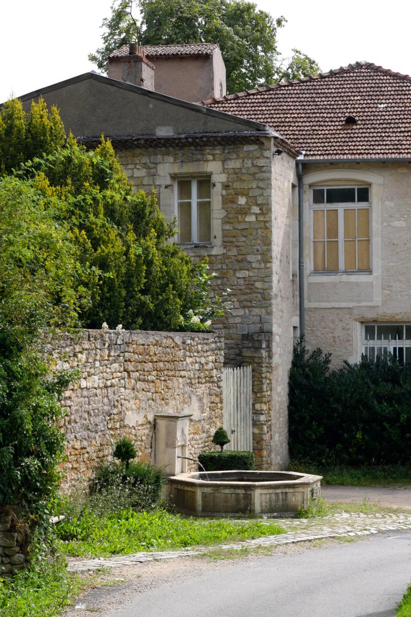 Prieuré Saint-Arnou (ancien), Lay-Saint-Christophe