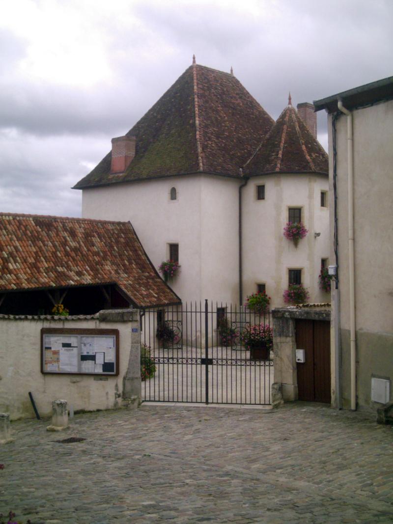 Grosse-Maison, Villey-Saint-Étienne