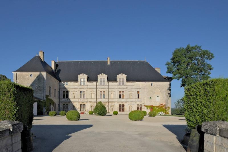 Château, Montbras
