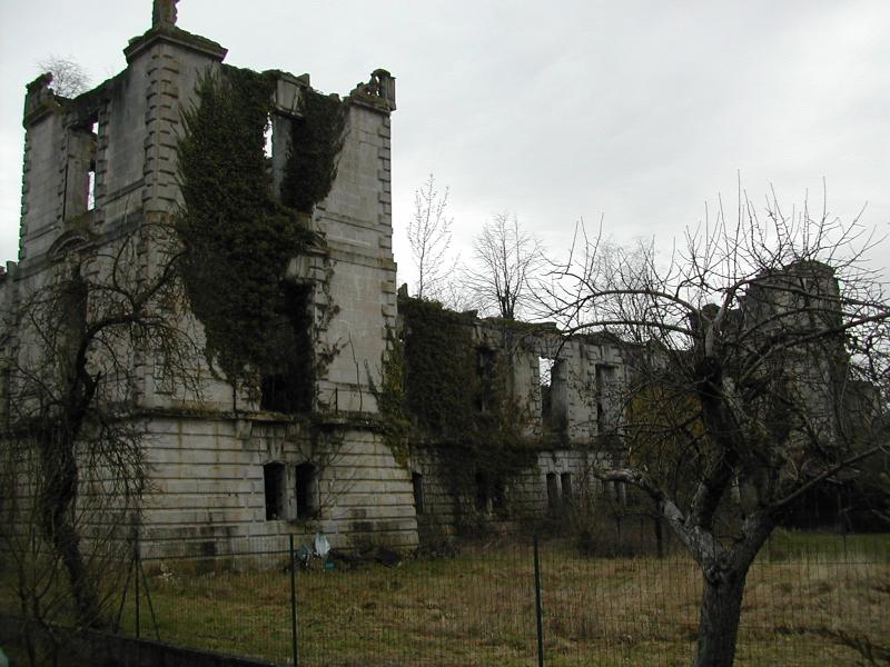 Château et ses communs, Sampigny