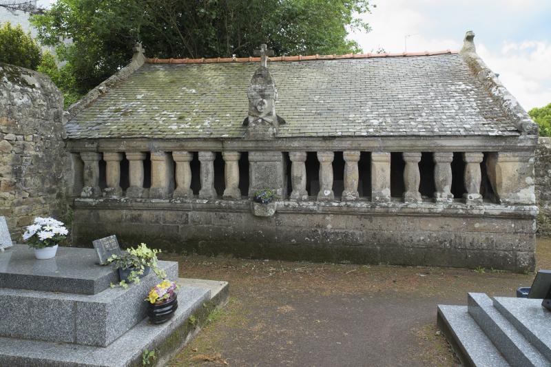 Cimetière, Crach