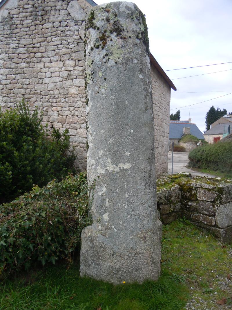 Calvaire et bornes milliaires de Locmeltro, Guern