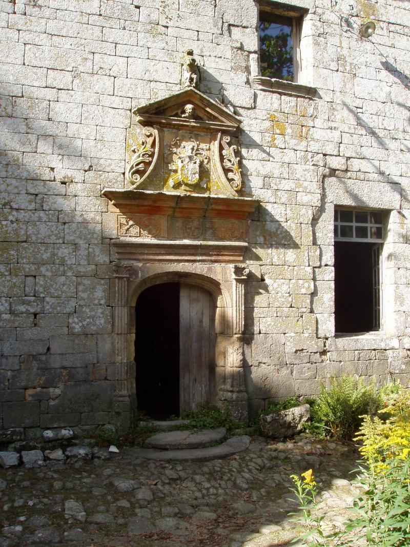Manoir de Menorval, Guern