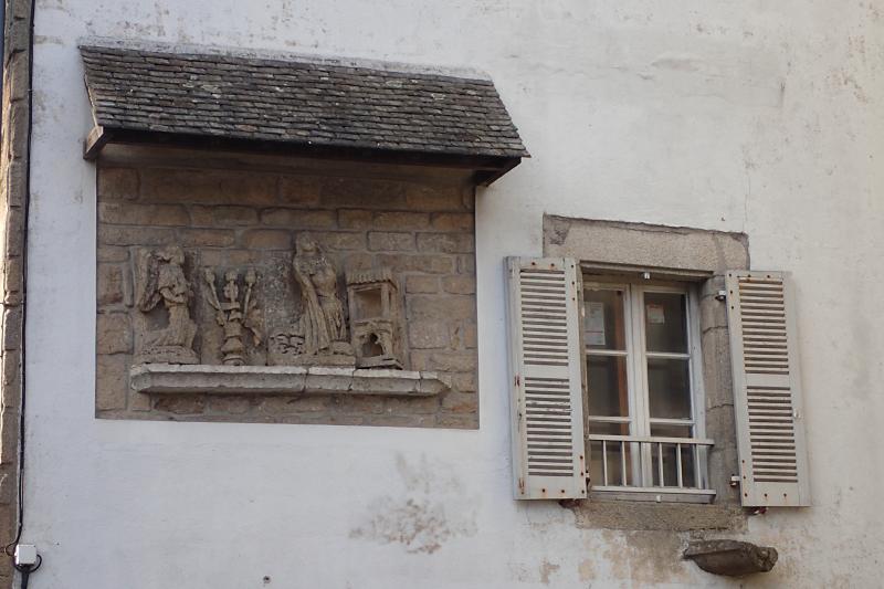 Maison bordant la route 168, près de la place de l'Eglise, Hennebont