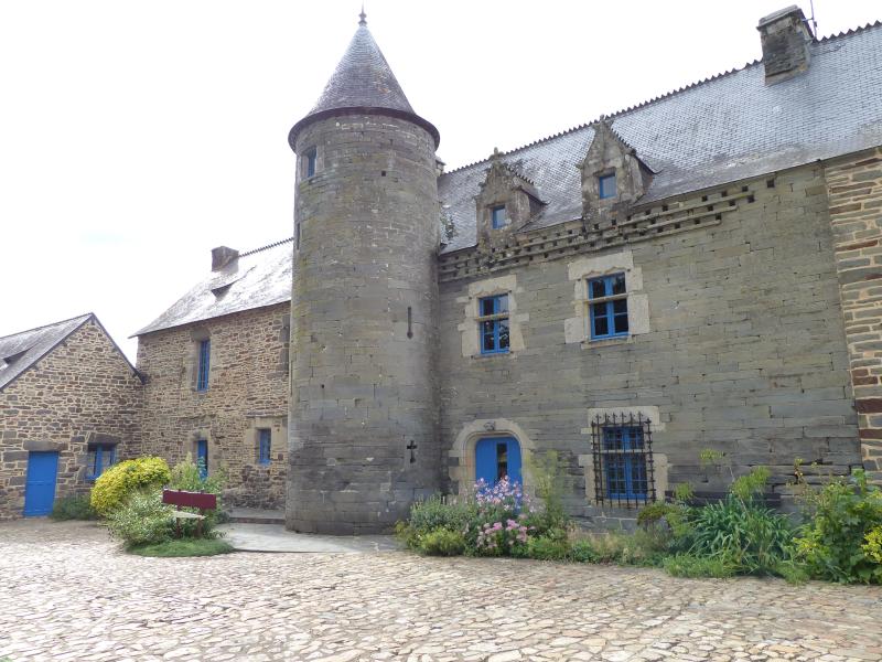Ancien château de la Villeneuve, dit ferme du Gros Chêne, Pontivy