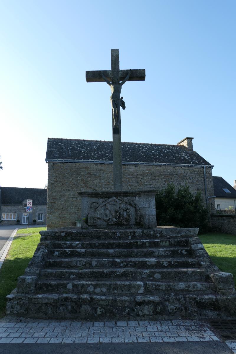 Croix du bourg, Saint-Servant