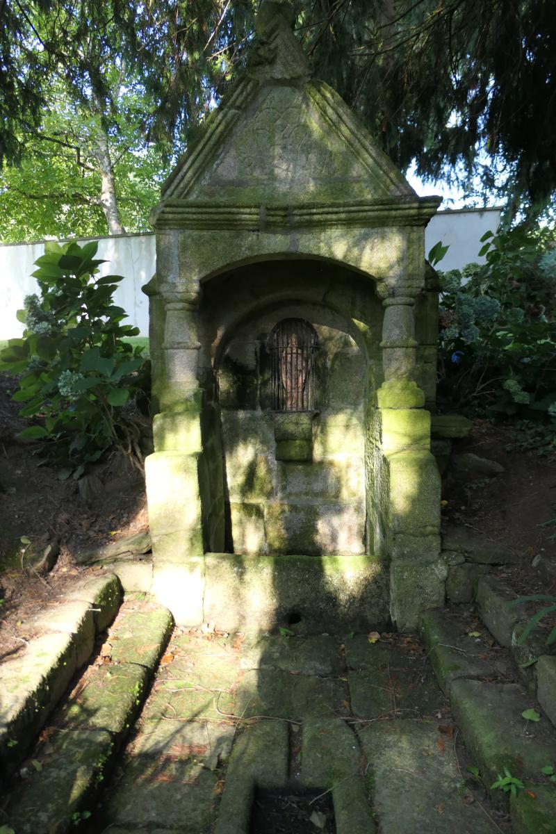 Fontaine Saint-Servant, Saint-Servant