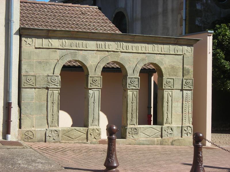 Ossuaire (ancien) près de l'église, Boucheporn