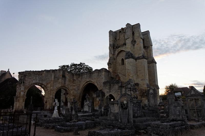 Eglise Notre-Dame du Pré (ruines)