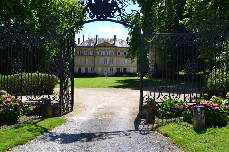 Château, Toury-Lurcy