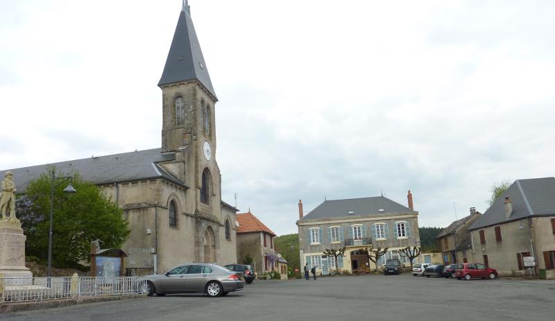 église Saint-Pierre, Larochemillay
