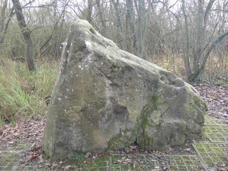 Menhir dit La Pierre qui Pousse, Aubigny-au-Bac