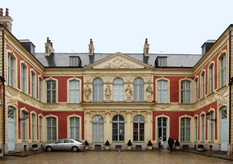 Hôtel d'Aoust, Douai