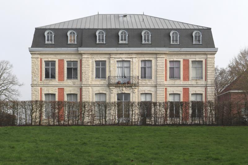 Château, Lewarde