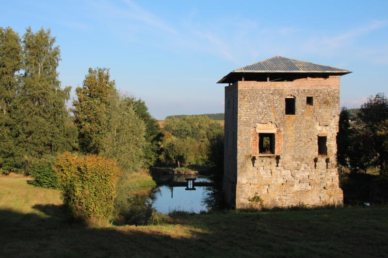 Tour sarrazine ou tour aux bois du 12e siècle, Saint-Waast