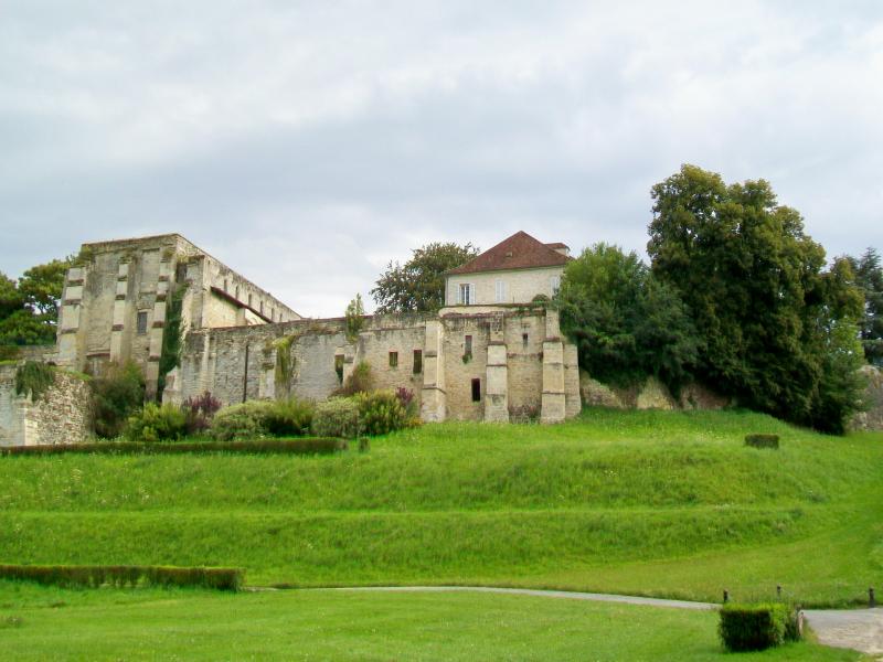 Ancienne abbaye Saint-Arnould, Crépy-en-Valois