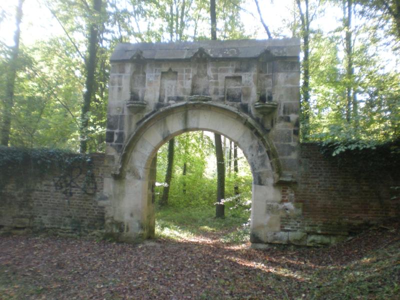 Ancien couvent des Cordeliers de Notre-Dame-de-la-Garde, La Neuville-en-Hez