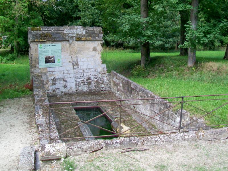 Fontaine couverte de l'abbaye du Moncel à Pontpoint, Pont-Sainte-Maxence