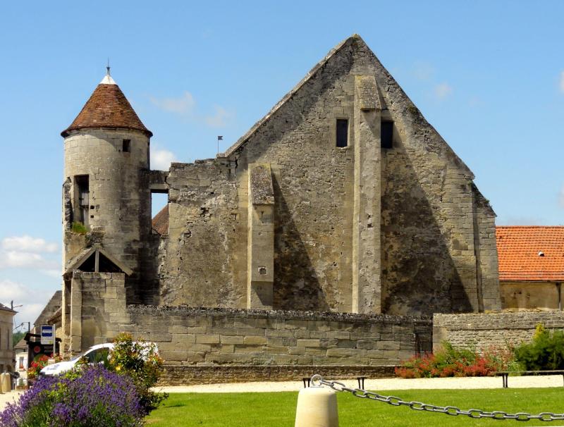 Anciens bâtiments de la Grange aux dîmes, Ully-Saint-Georges