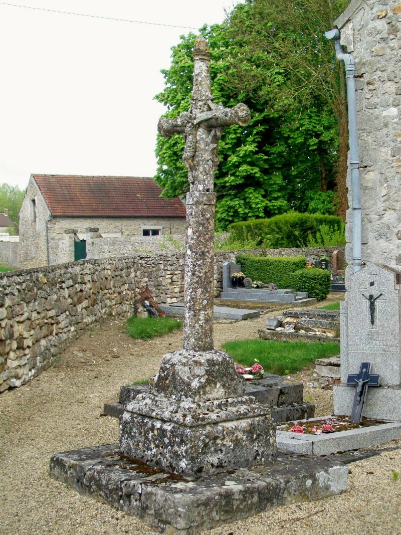 Calvaire du cimetière de Droizelles, Versigny