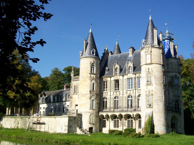 Château, Mont-l'Évêque
