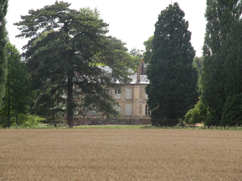 Château de Sarcus, Pouilly