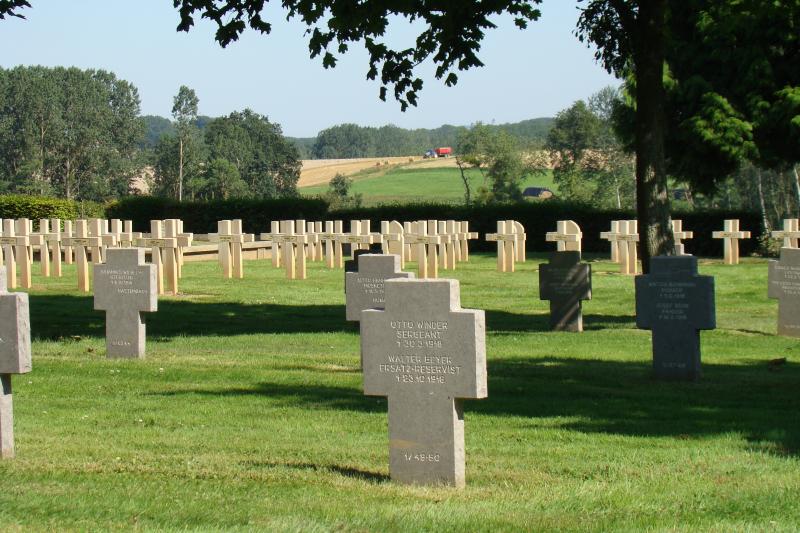 Nécropole française et cimetière allemand, Thiescourt