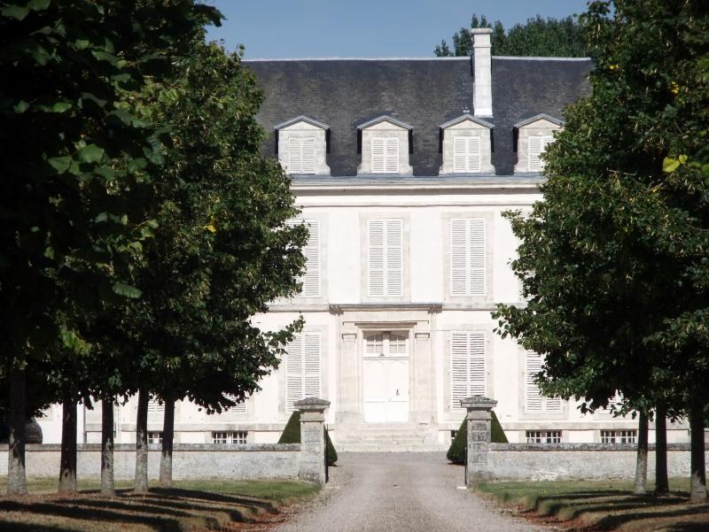 Château, Fontaine-les-Bassets