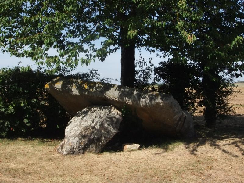 Dolmen dit Pierre-Levée, Fontaine-les-Bassets