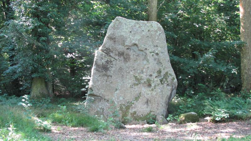 Menhir dit la Pierre Levée, Gouffern en Auge
