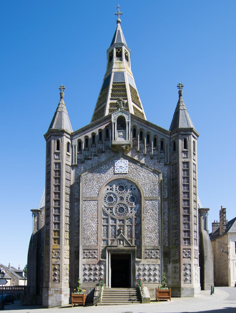 Eglise Saint-Julien, Domfront en Poiraie