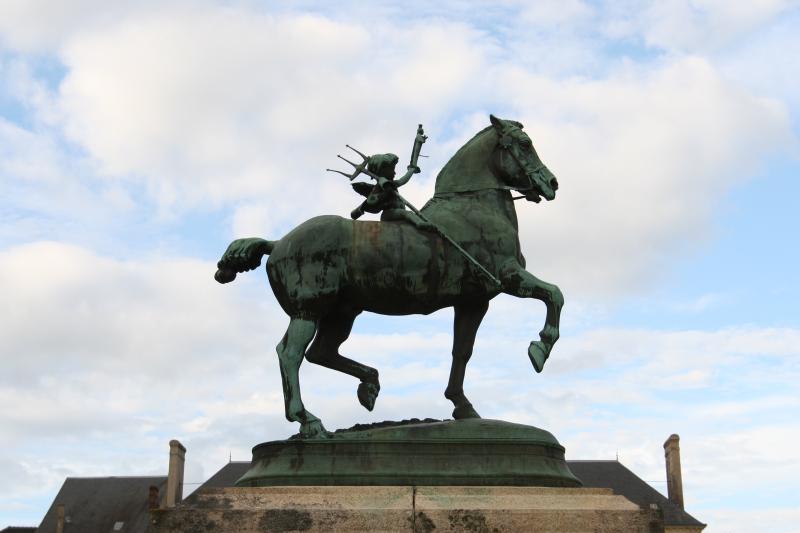 Statue de Neptune, située dans le jardin de l'Hôtel de Ville, Mortagne-au-Perche