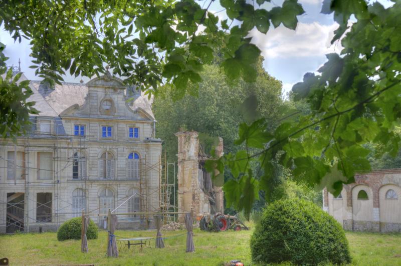 Château, Humières