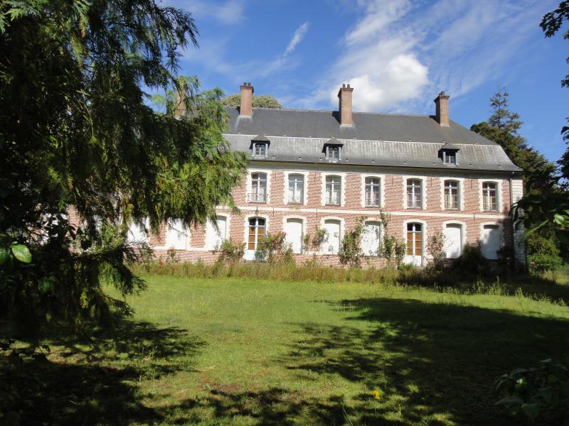 Ancien couvent des Soeurs Noires, actuellement château, Vieil-Hesdin
