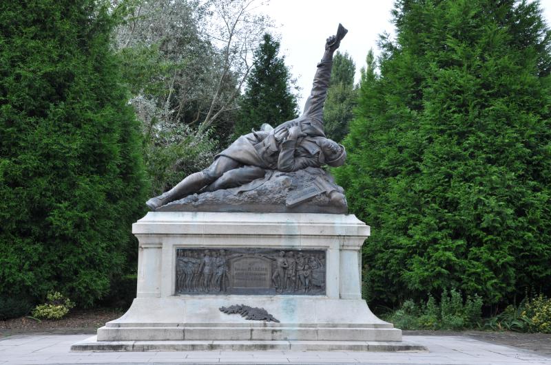 Monument au soldat Marche, Bully-les-Mines