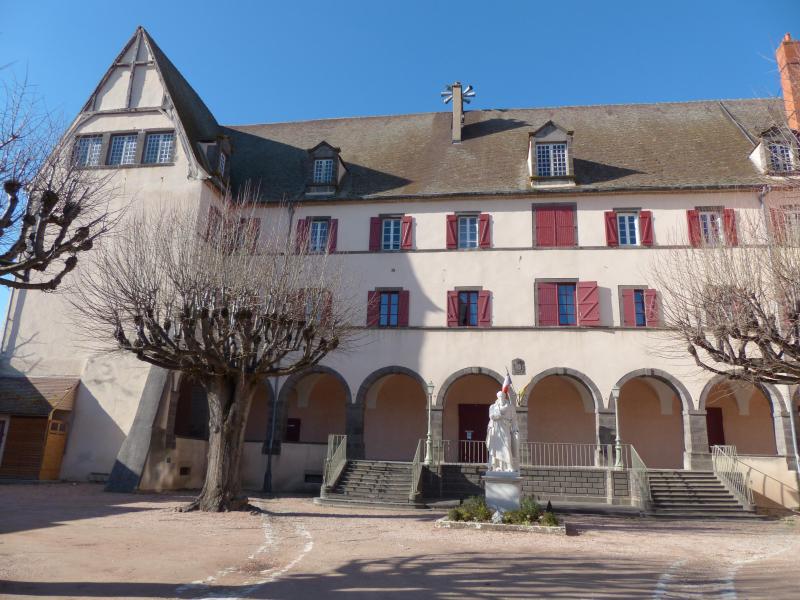 Hôtel de ville et beffroi, Aigueperse