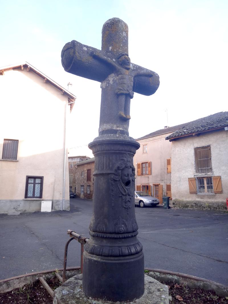 Croix de chemin du 16e siècle, Arlanc