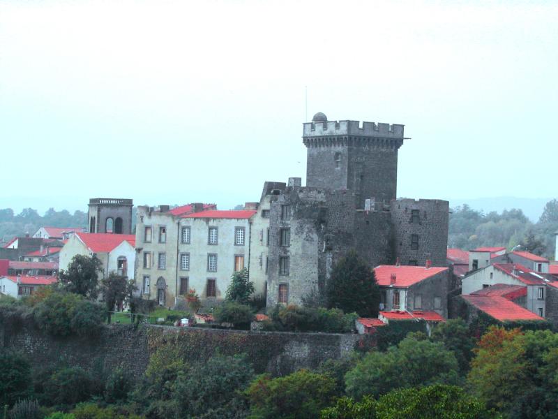 Château fort, Châteaugay