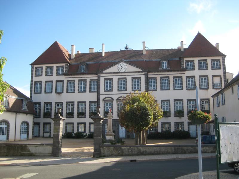 Château, Combronde