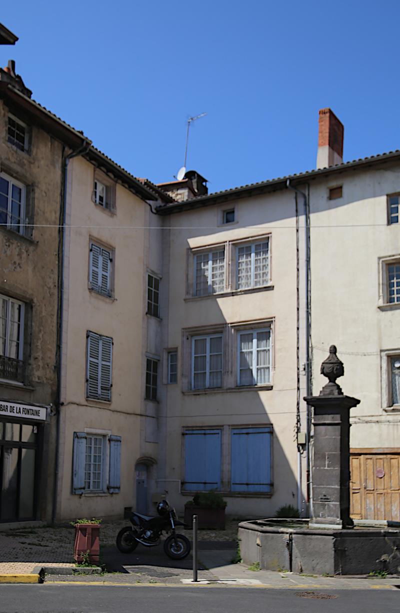 Deux maisons, Courpière