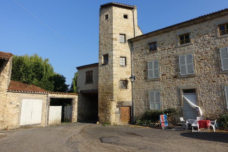 Maison sise au Nord-Ouest de la place de l'Eglise, Espirat
