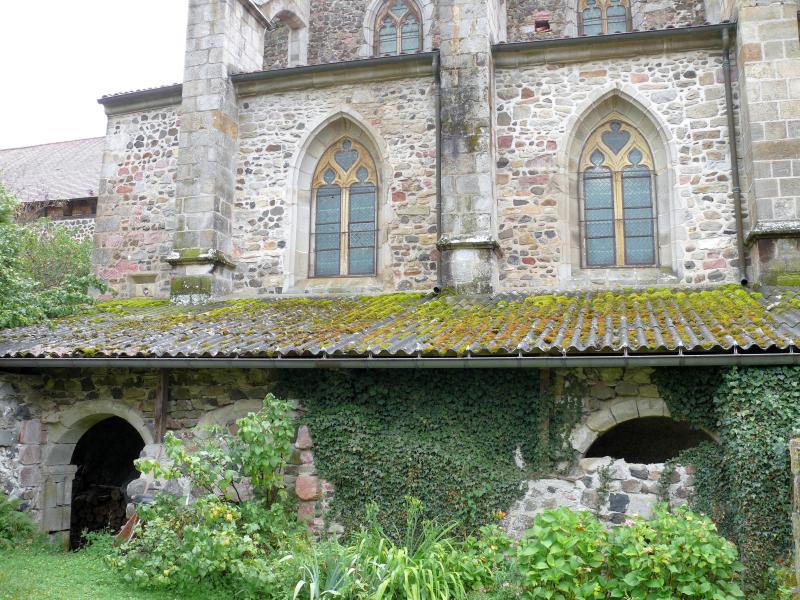 Ancienne abbaye Saint-Sébastien (vestiges du cloître), Manglieu